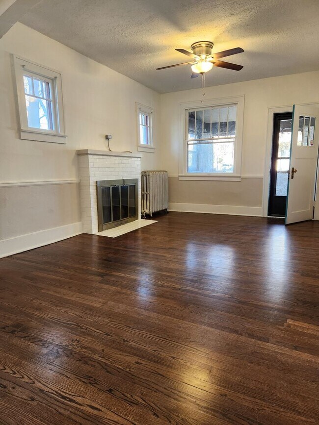 Building Photo - Charming home MOVE IN READY in Wash Park West neighborhood!! Amazing Deal!!!
