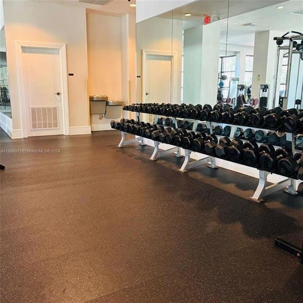 Building Photo - 600 W Las Olas Blvd