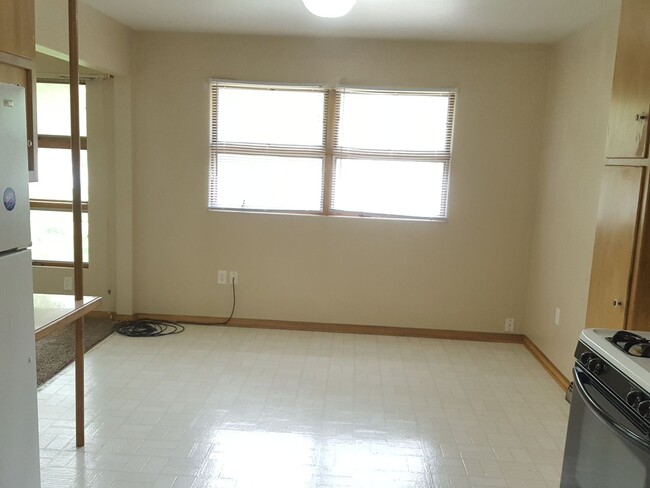 Building Photo - Now leasing for May 2025! Four Bed/Two and...