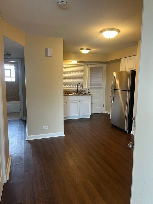 Building Photo - 3182 W Meadow Ln Dr