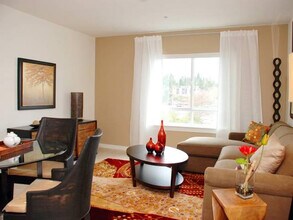 Building Photo - 10410 NE 2nd St