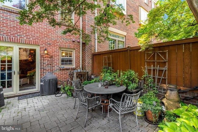 Building Photo - 1119 Michigan Ct