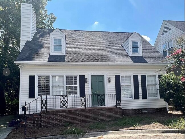 Primary Photo - 2004 Townvue Ct