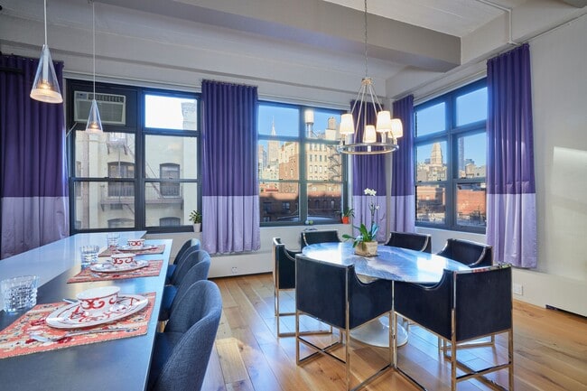 Building Photo - 161 W 15th St