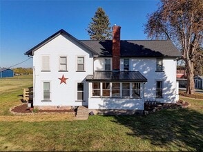 Building Photo - 956 Manitou Rd