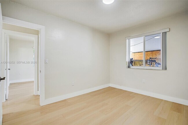 Building Photo - 532 SW 79th Ave