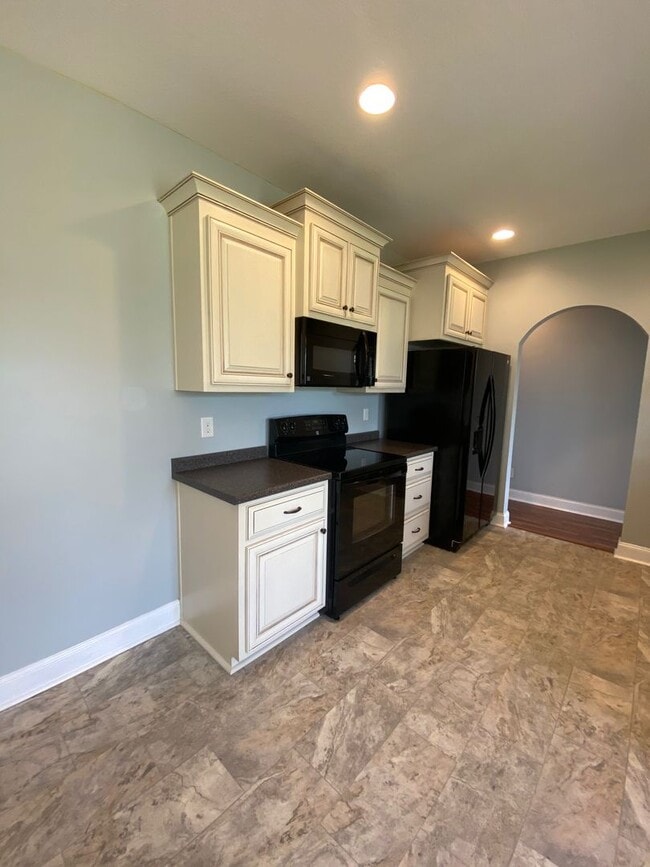 Building Photo - Adorable 3 bed/2 bath home! Great location!