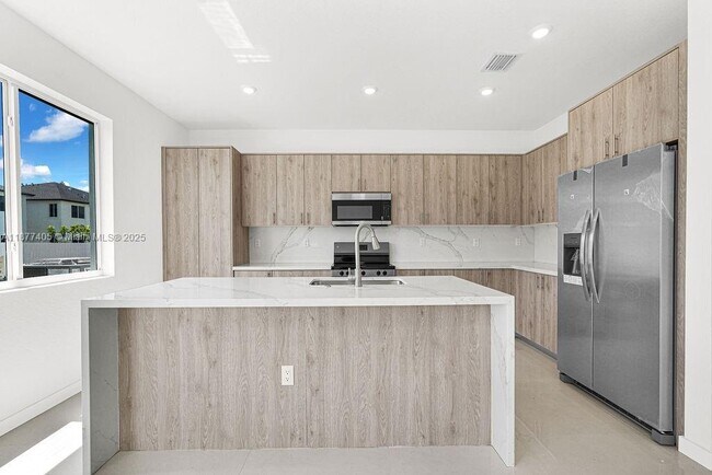 Building Photo - 22445 SW 125th Ave