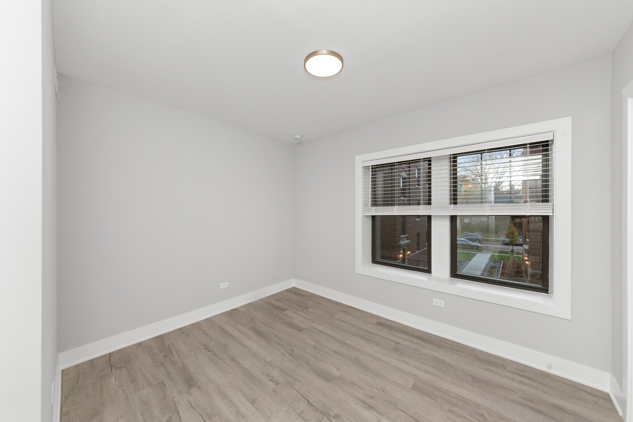 Building Photo - 1131 Oak Ave