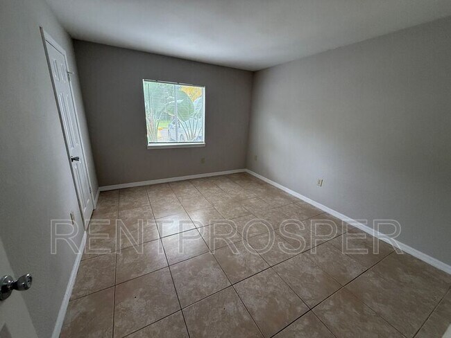 Building Photo - 4305 S Semoran Blvd