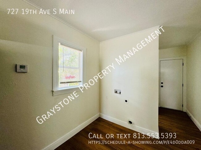 Building Photo - Cozy 3bed/1bath Duplex in St. Petersburg, ...