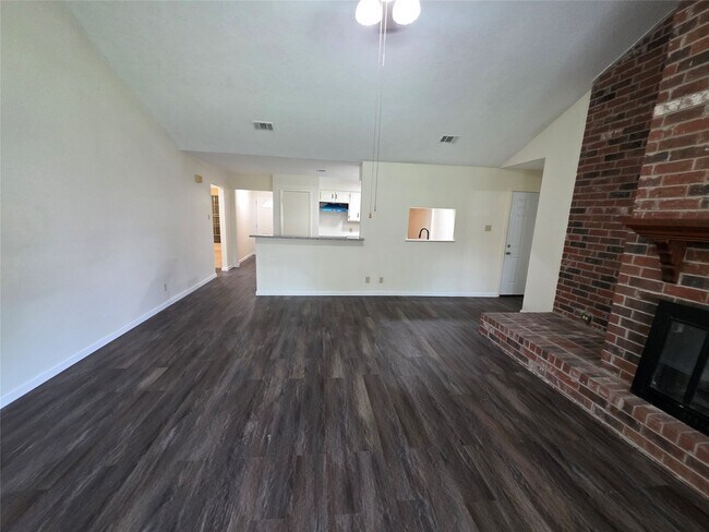 Building Photo - 4860 Kentington Dr