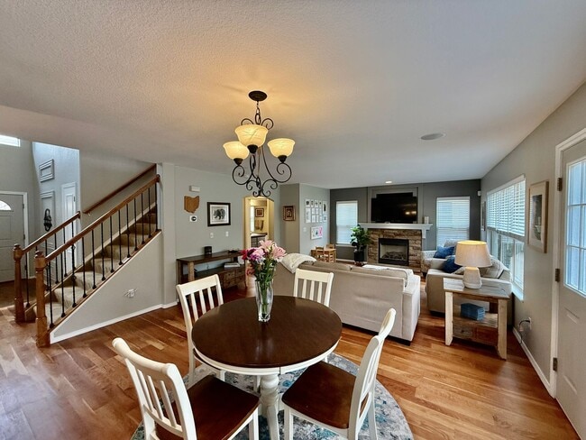 Building Photo - Stunning 4-Bedroom Home with Loft and Fini...