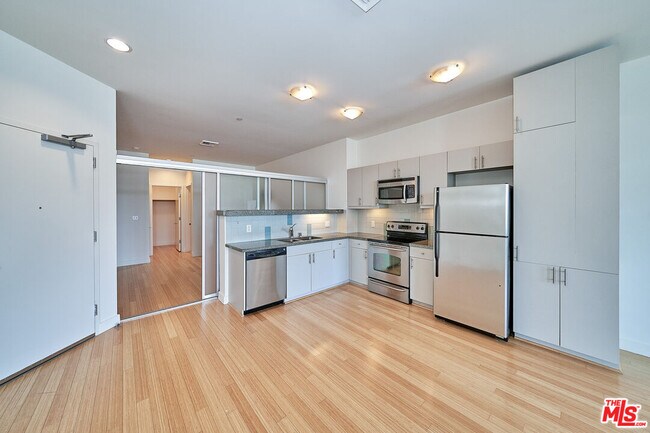 Building Photo - 3810 Wilshire Blvd