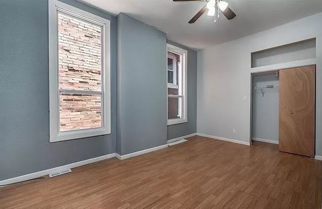 Building Photo - Updated Fox Park Apartment with Bonus Room & Fenced Yard