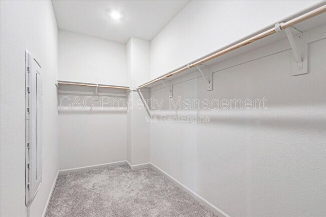 Building Photo - 379 Lundy Pl