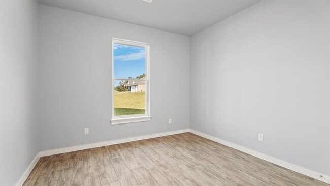 Building Photo - 17857 Salem Rd