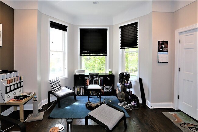 Building Photo - 4849 N Seeley Ave