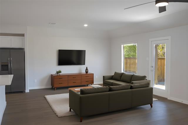 Building Photo - 4000 Falcon Dr