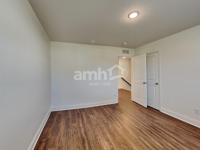 Building Photo - 8300 Northpoint Dr