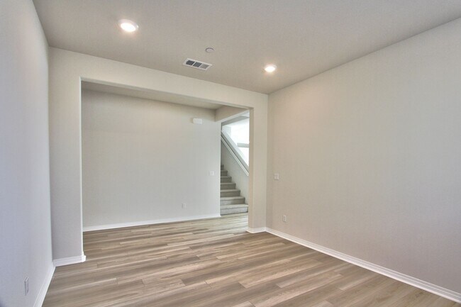 Building Photo - 5 BEDROOMS SOLAR AUDIE MURPHY RANCH