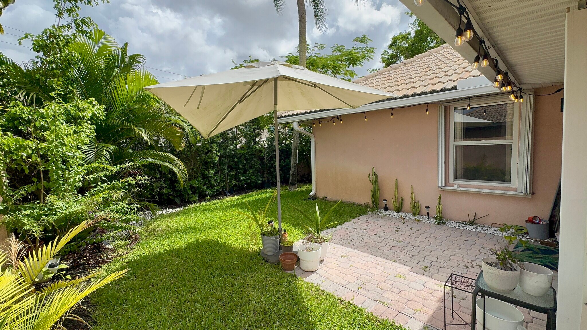 Building Photo - 5465 Grande Palm Cir