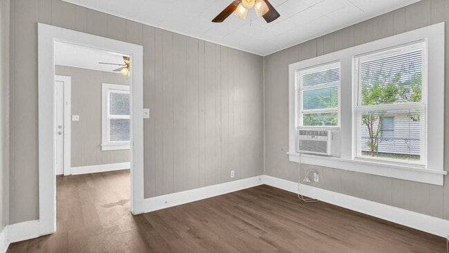 Building Photo - 203 3rd Ave NW