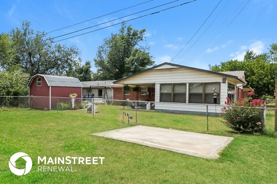 Building Photo - 2121 Connie Dr