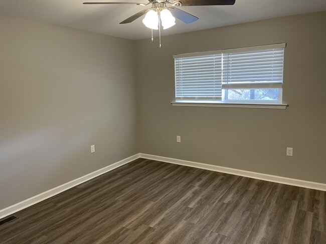 Building Photo - Totally Remodeled 2 bedroom 1.5 bath Townh...