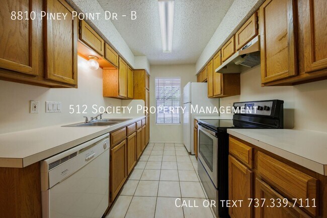 Building Photo - 8810 Piney Point Dr