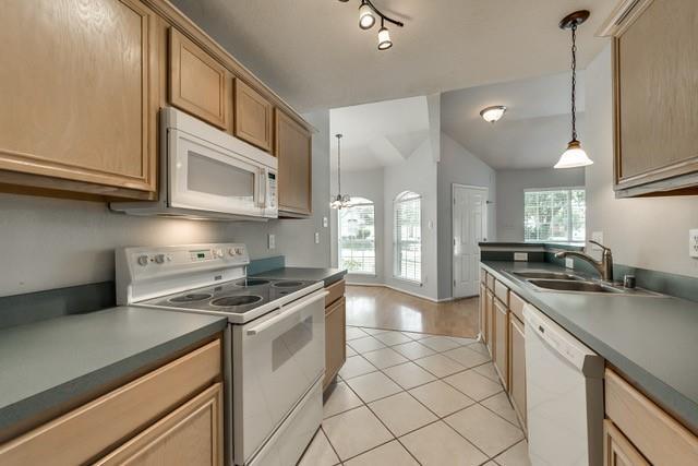 Building Photo - 2323 Brookview Dr