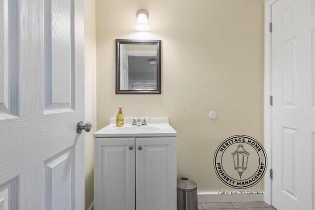 Building Photo - "Charming 3-Bedroom Home with Spacious Interiors in Norfolk's Heart!"
