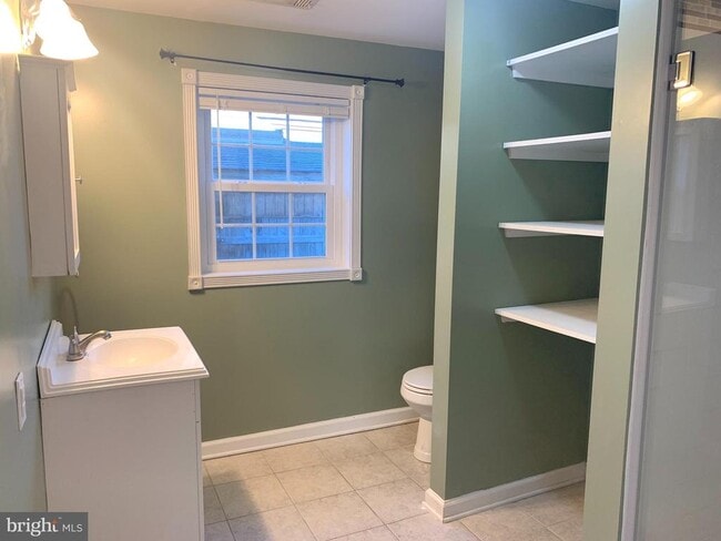 Building Photo - 781 Powhatan Beach Rd