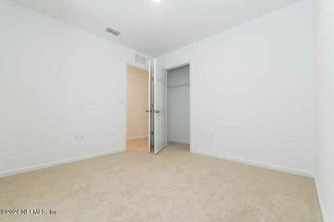 Building Photo - 215 Elmhurst Ln