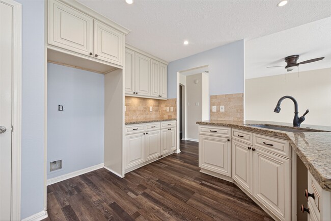 Building Photo - 3810 Timber Rail Dr