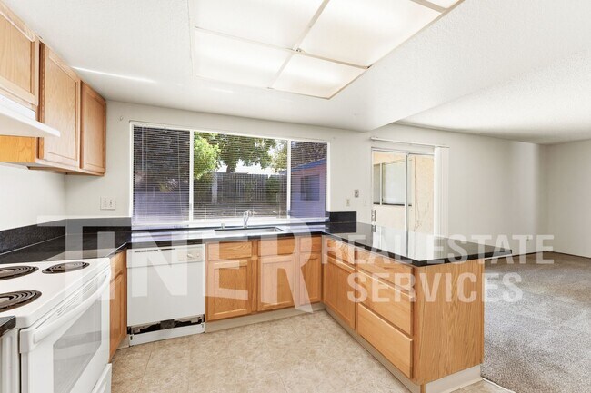 Building Photo - 10237 Country Way