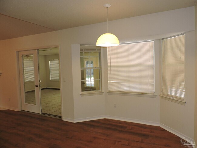 Building Photo - 2552 Southern Oaks Dr
