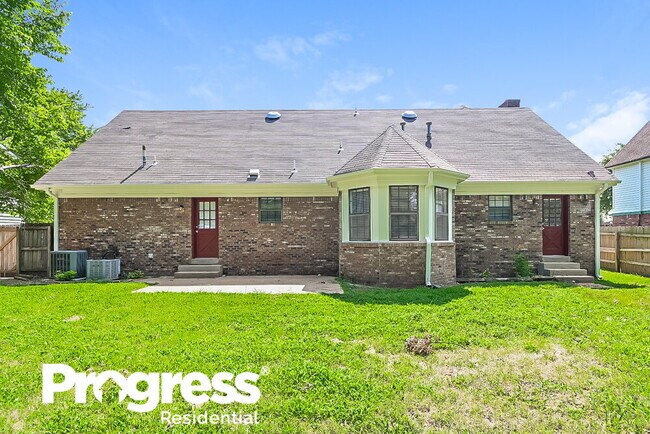 Building Photo - 7395 Greenbrook Pkwy