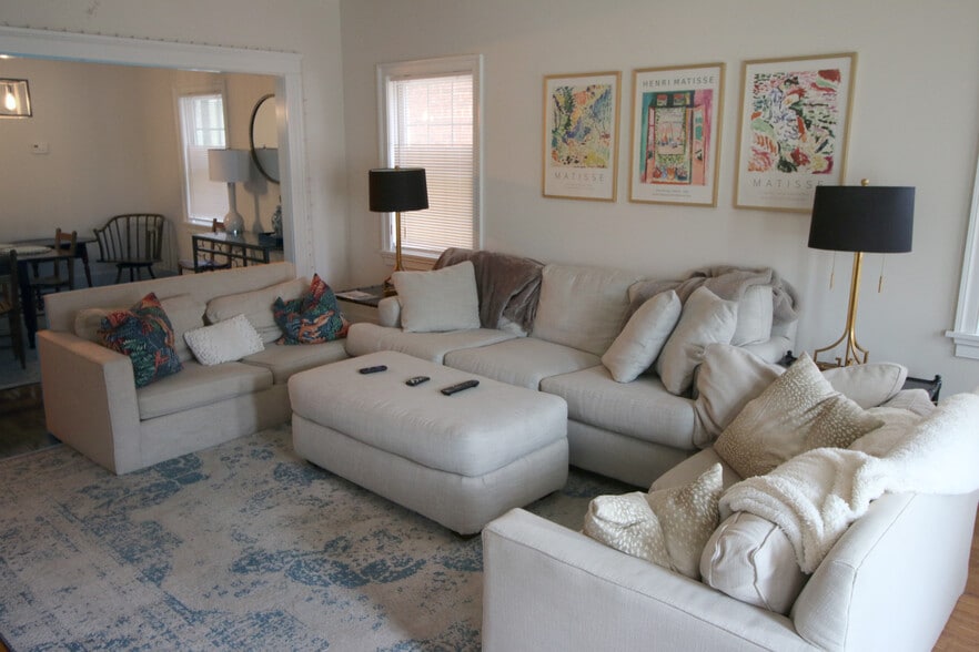 Living Room - 2610A W Main St