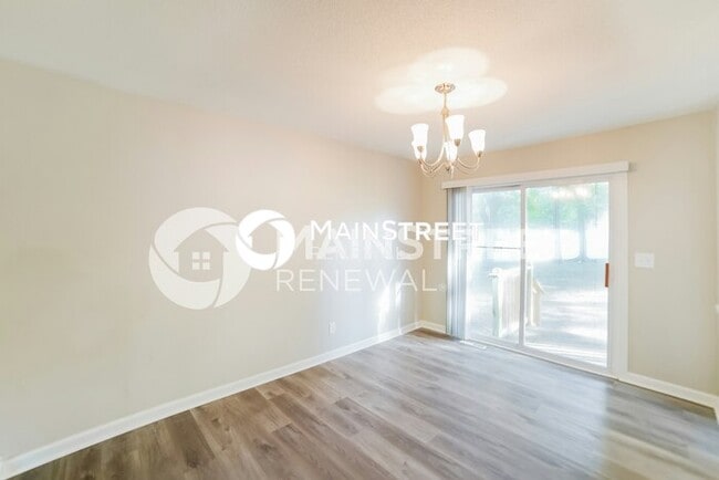 Building Photo - 3 Bedroom Pet-Friendly Home in BLUE SPRING...