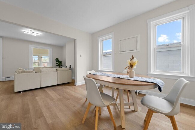 Building Photo - 7608 Chelwynde Ave