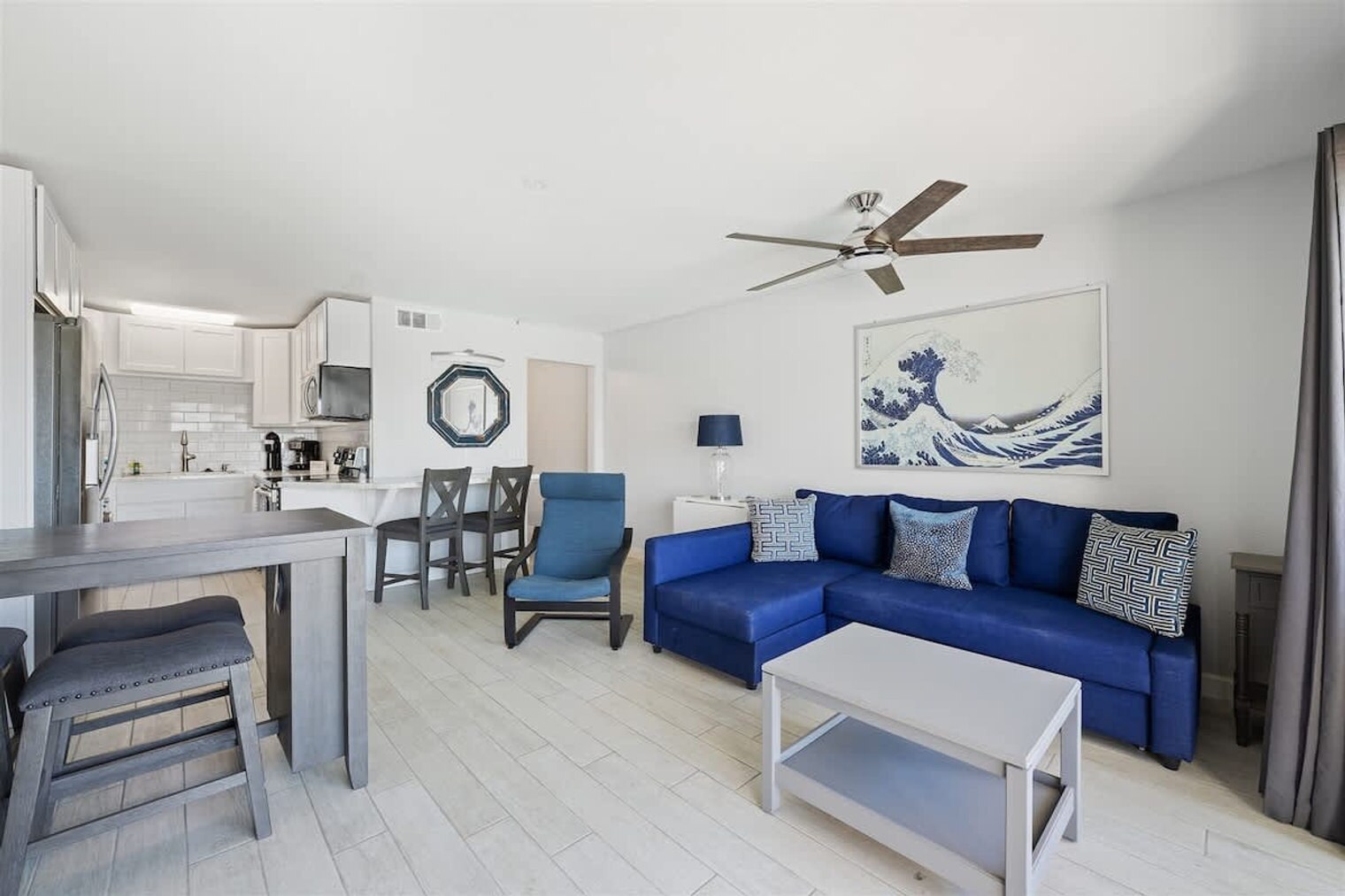 Building Photo - 8743 Thomas Dr