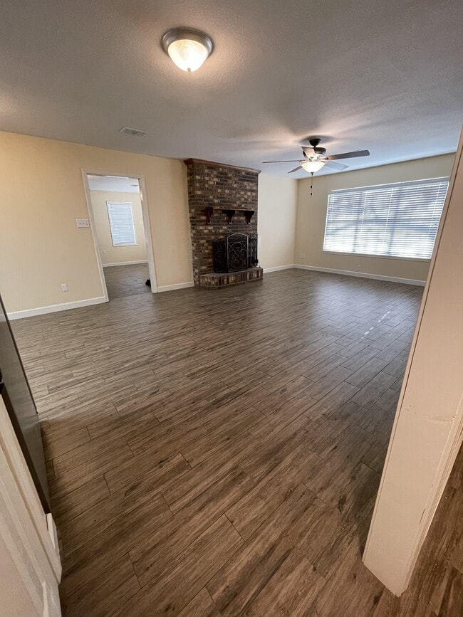 Building Photo - 4402 S Caraway Rd