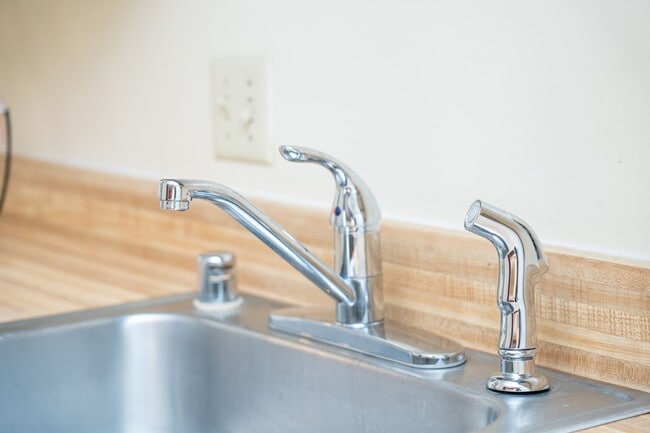 Building Photo - 1054 Cheshire Ct