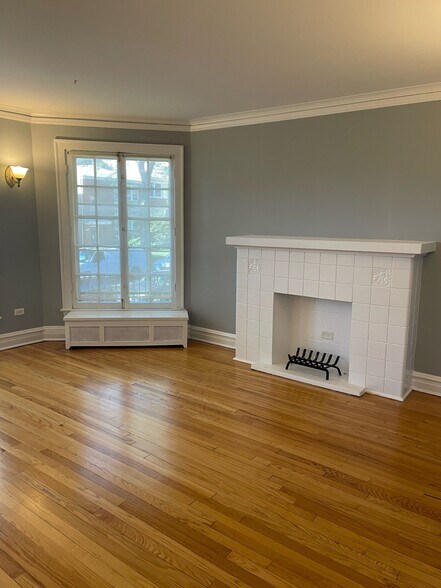 Building Photo - 723 Dobson St