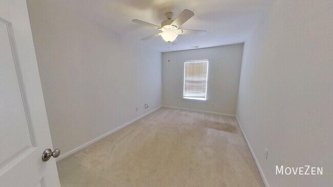 Building Photo - 2200 Valley Edge Dr