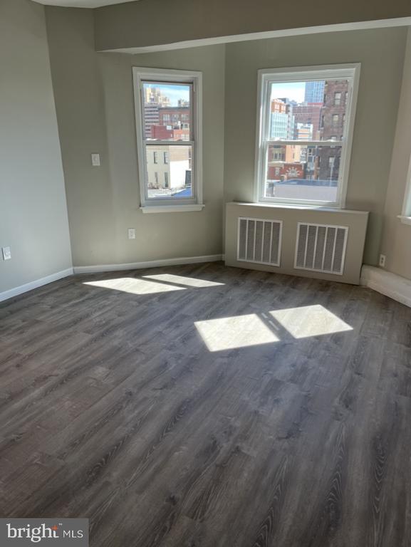 Building Photo - 1321 Spruce St