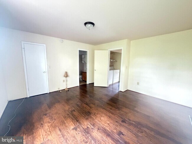 Building Photo - 7212 Lost Spring Ct