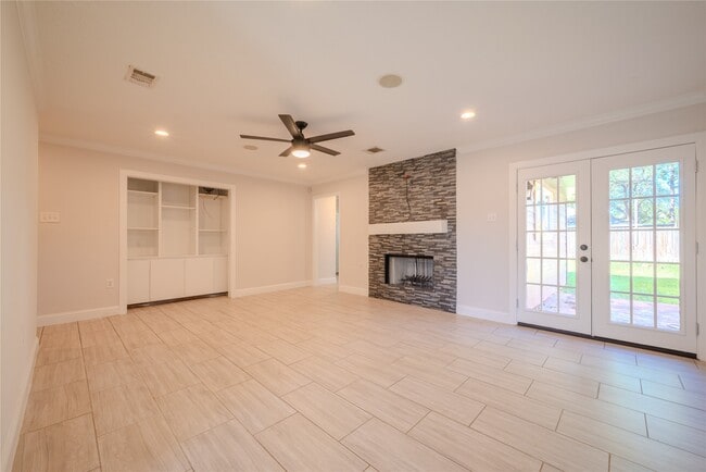 Building Photo - 16250 Camino Del Sol Dr