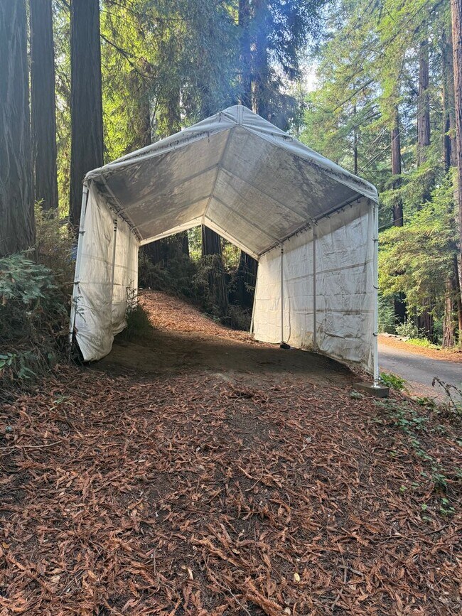 Building Photo - 729 Willow Wy